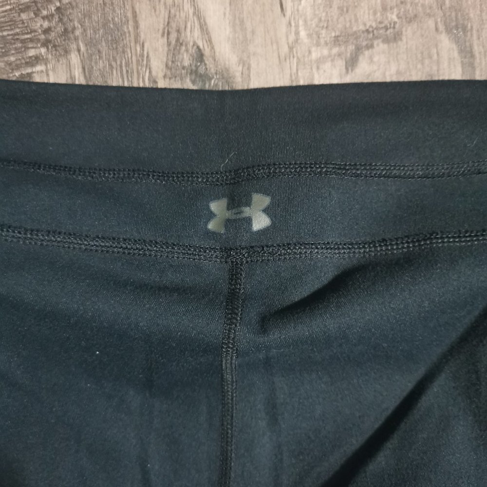 Under Armour Capris - Picture 3 of 5